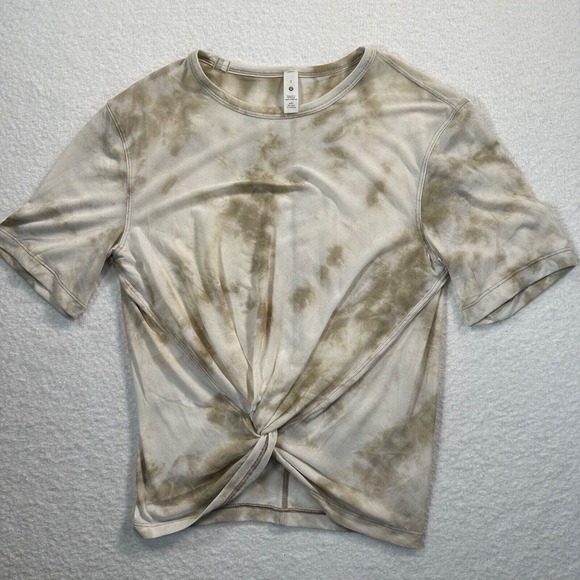 lululemon athletica Tops - Lululemon Women's Size 2 Crescent Tee in Diamond Tie Dye Light Ivory Sahara Top